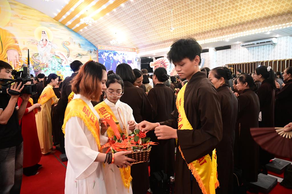 Hải Phòng: Xúc động gần 3.000 người về chùa An Hồng tu học và tham dự Đại lễ Vu Lan Báo Hiếu插图113