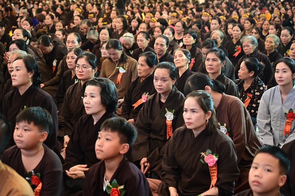 Hải Phòng: Xúc động gần 3.000 người về chùa An Hồng tu học và tham dự Đại lễ Vu Lan Báo Hiếu插图36