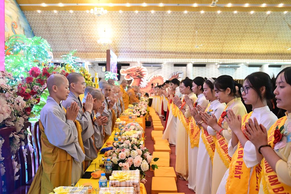 Hải Phòng: Xúc động gần 3.000 người về chùa An Hồng tu học và tham dự Đại lễ Vu Lan Báo Hiếu插图142