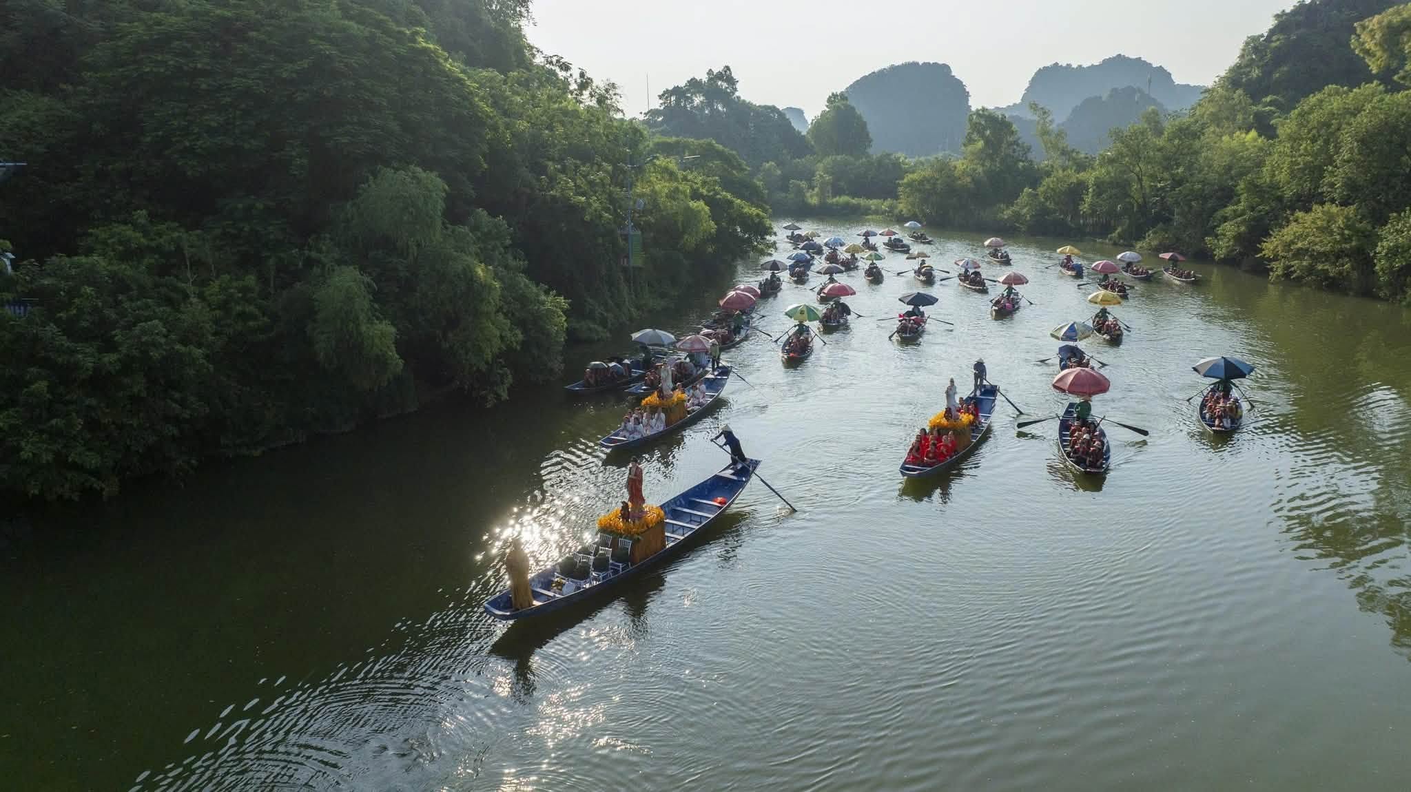 Hà Nội: Hành trình 16 năm hành trì bái sám của chư Tăng, Phật tử chùa Tân Hải tại động Hương Tích插图12