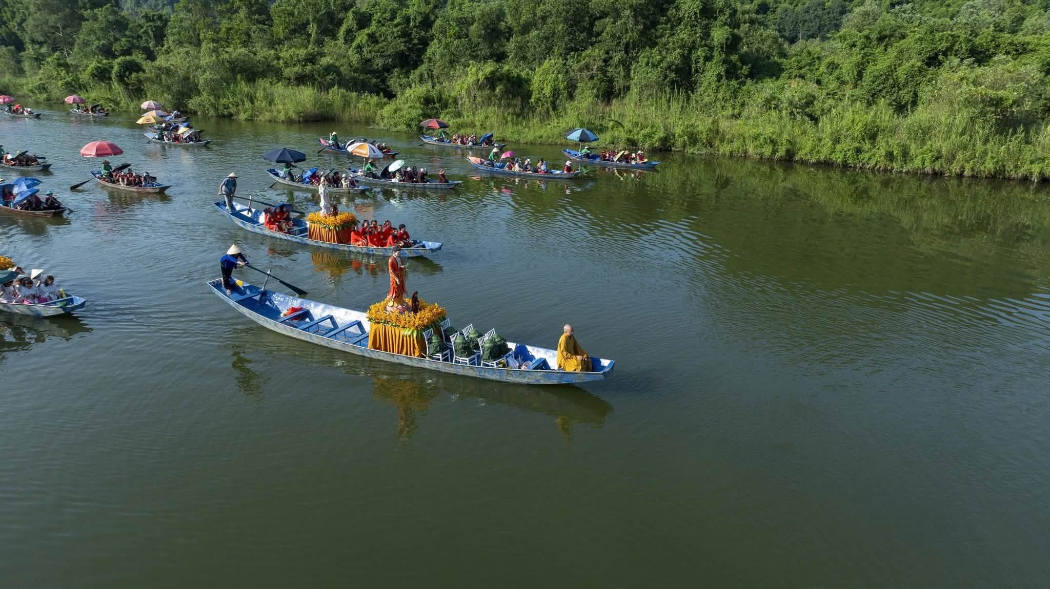 Hà Nội: Hành trình 16 năm hành trì bái sám của chư Tăng, Phật tử chùa Tân Hải tại động Hương Tích插图2