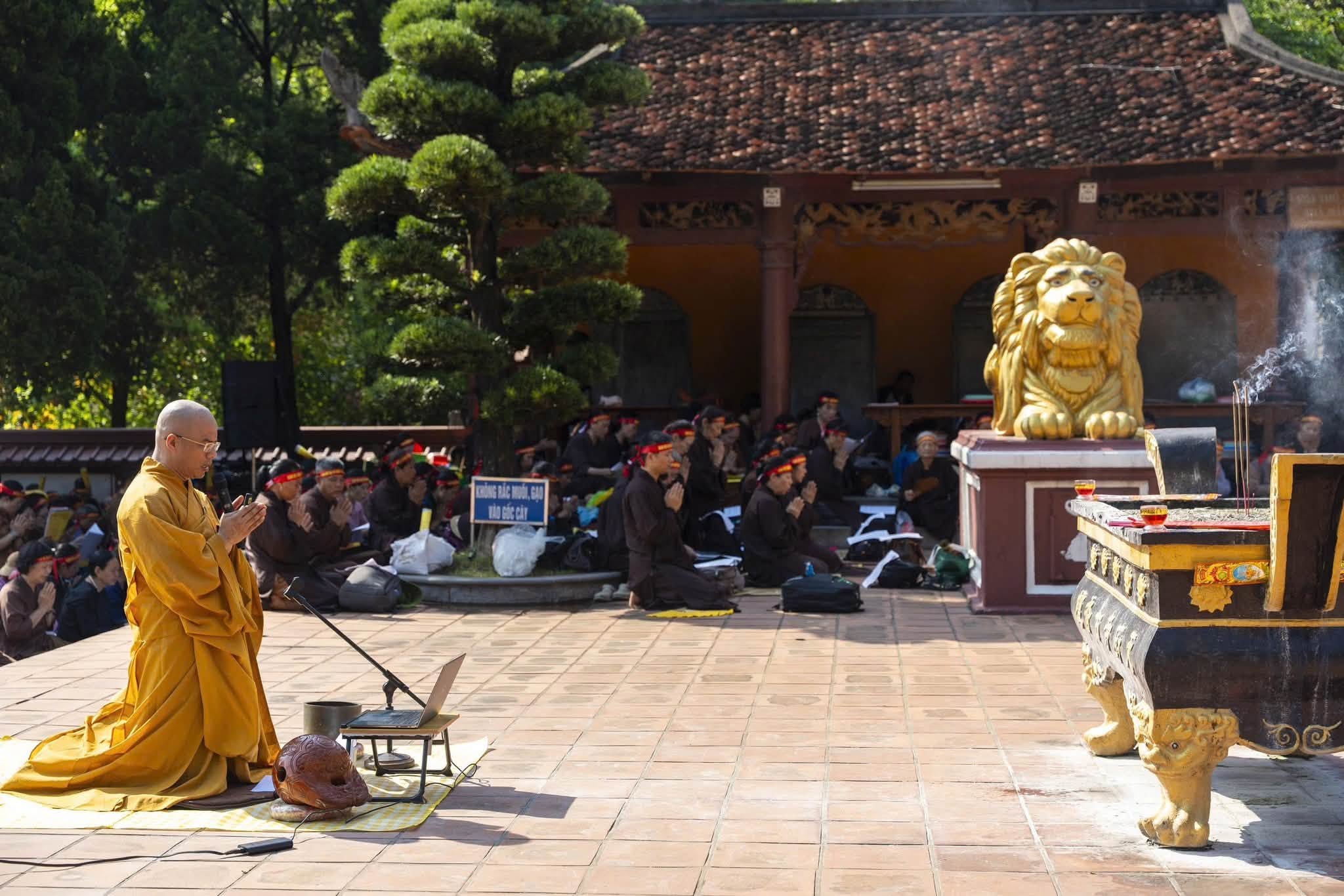 Hà Nội: Hành trình 16 năm hành trì bái sám của chư Tăng, Phật tử chùa Tân Hải tại động Hương Tích插图20