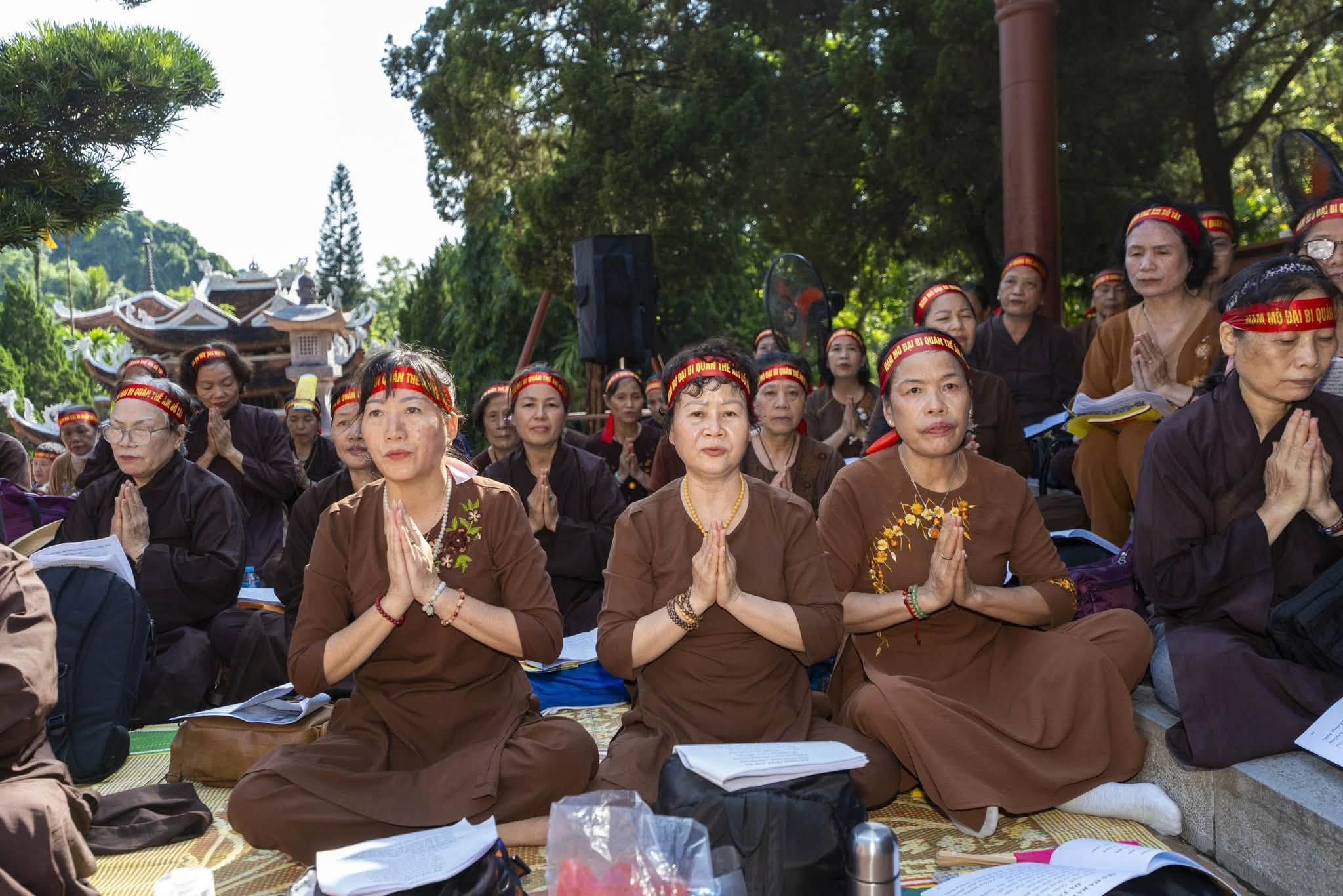 Hà Nội: Hành trình 16 năm hành trì bái sám của chư Tăng, Phật tử chùa Tân Hải tại động Hương Tích插图25