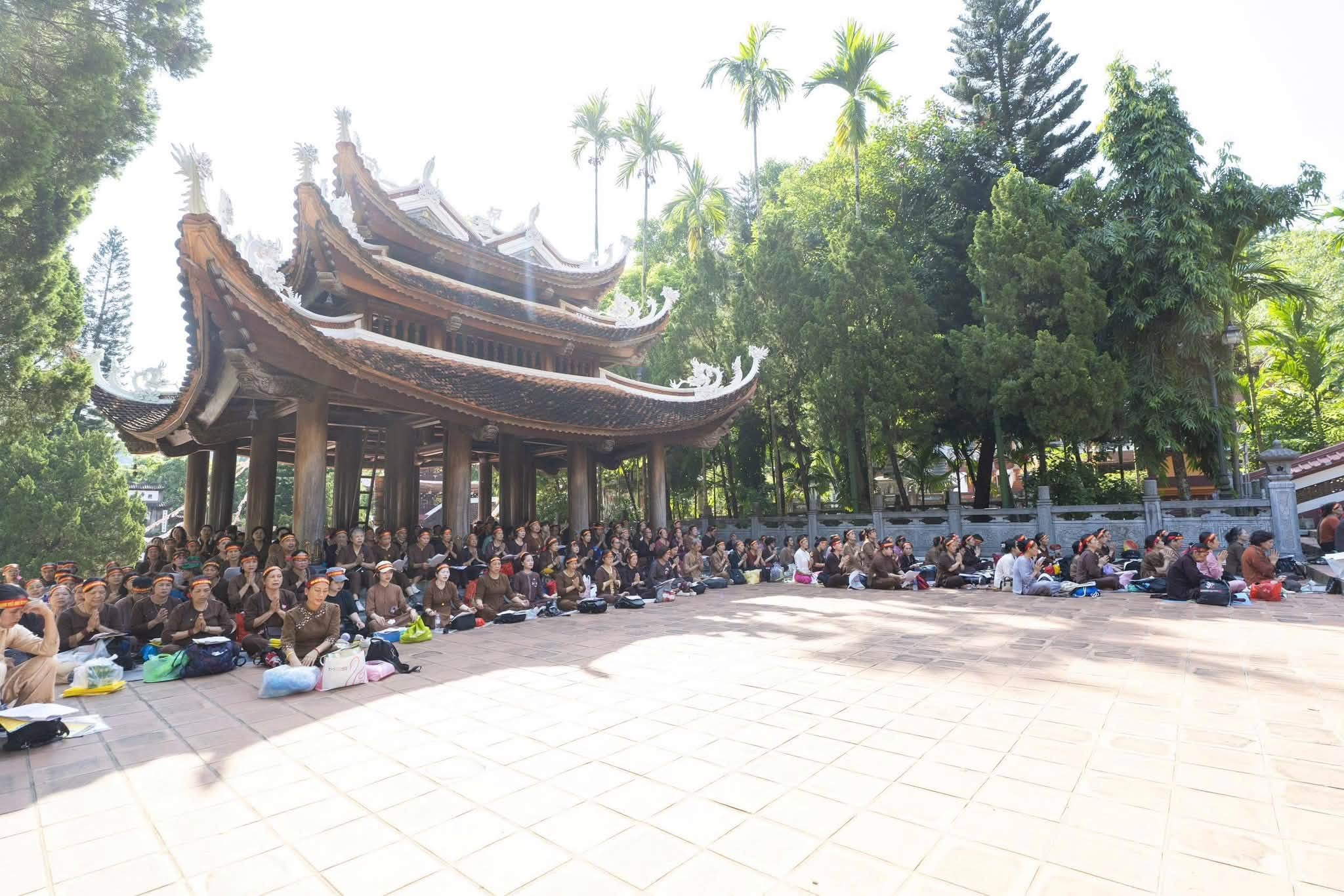 Hà Nội: Hành trình 16 năm hành trì bái sám của chư Tăng, Phật tử chùa Tân Hải tại động Hương Tích插图27
