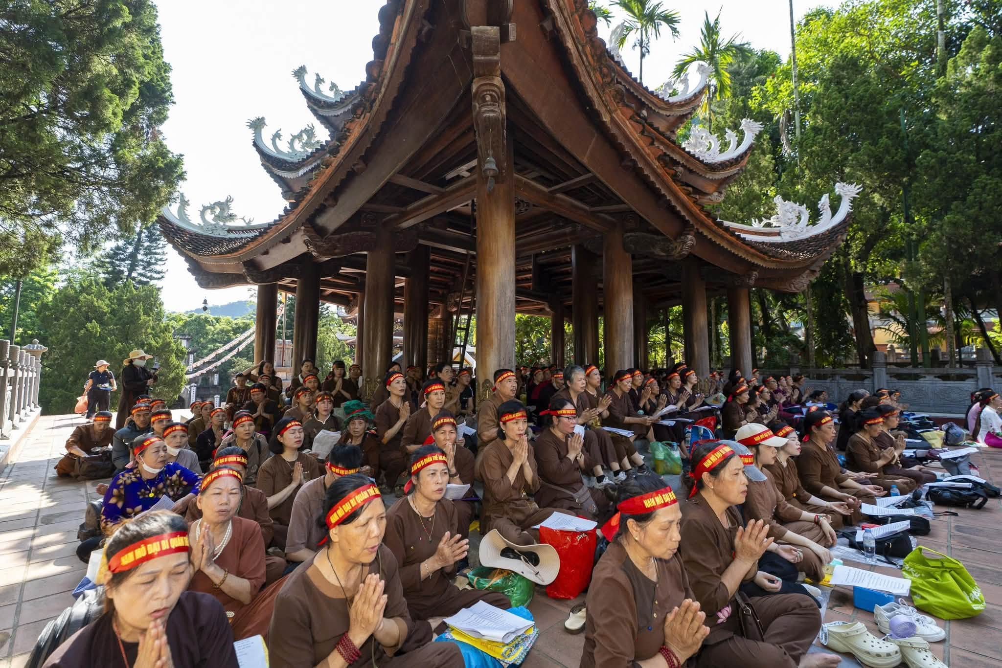 Hà Nội: Hành trình 16 năm hành trì bái sám của chư Tăng, Phật tử chùa Tân Hải tại động Hương Tích插图28