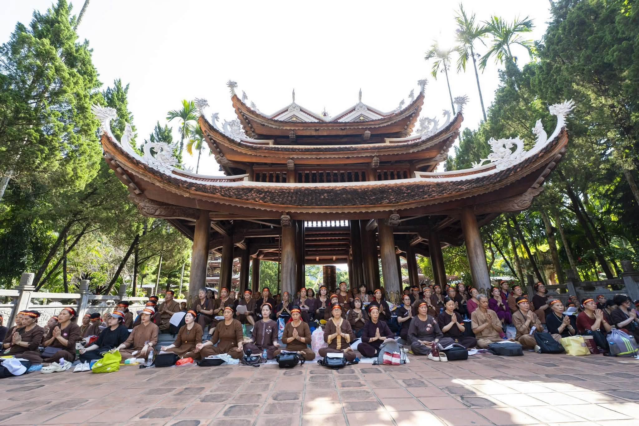 Hà Nội: Hành trình 16 năm hành trì bái sám của chư Tăng, Phật tử chùa Tân Hải tại động Hương Tích插图29