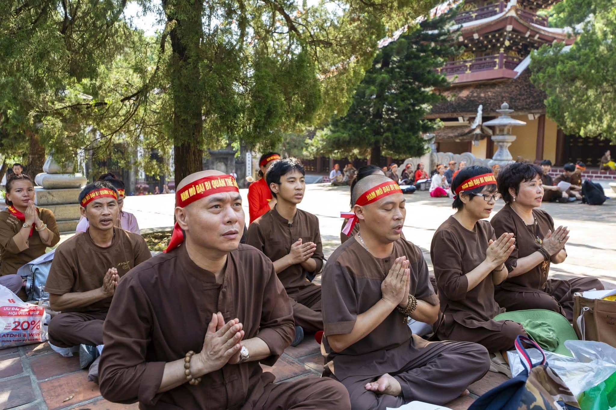 Hà Nội: Hành trình 16 năm hành trì bái sám của chư Tăng, Phật tử chùa Tân Hải tại động Hương Tích插图31