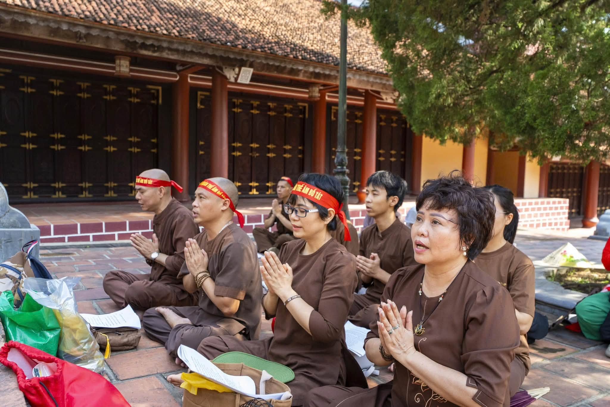 Hà Nội: Hành trình 16 năm hành trì bái sám của chư Tăng, Phật tử chùa Tân Hải tại động Hương Tích插图32