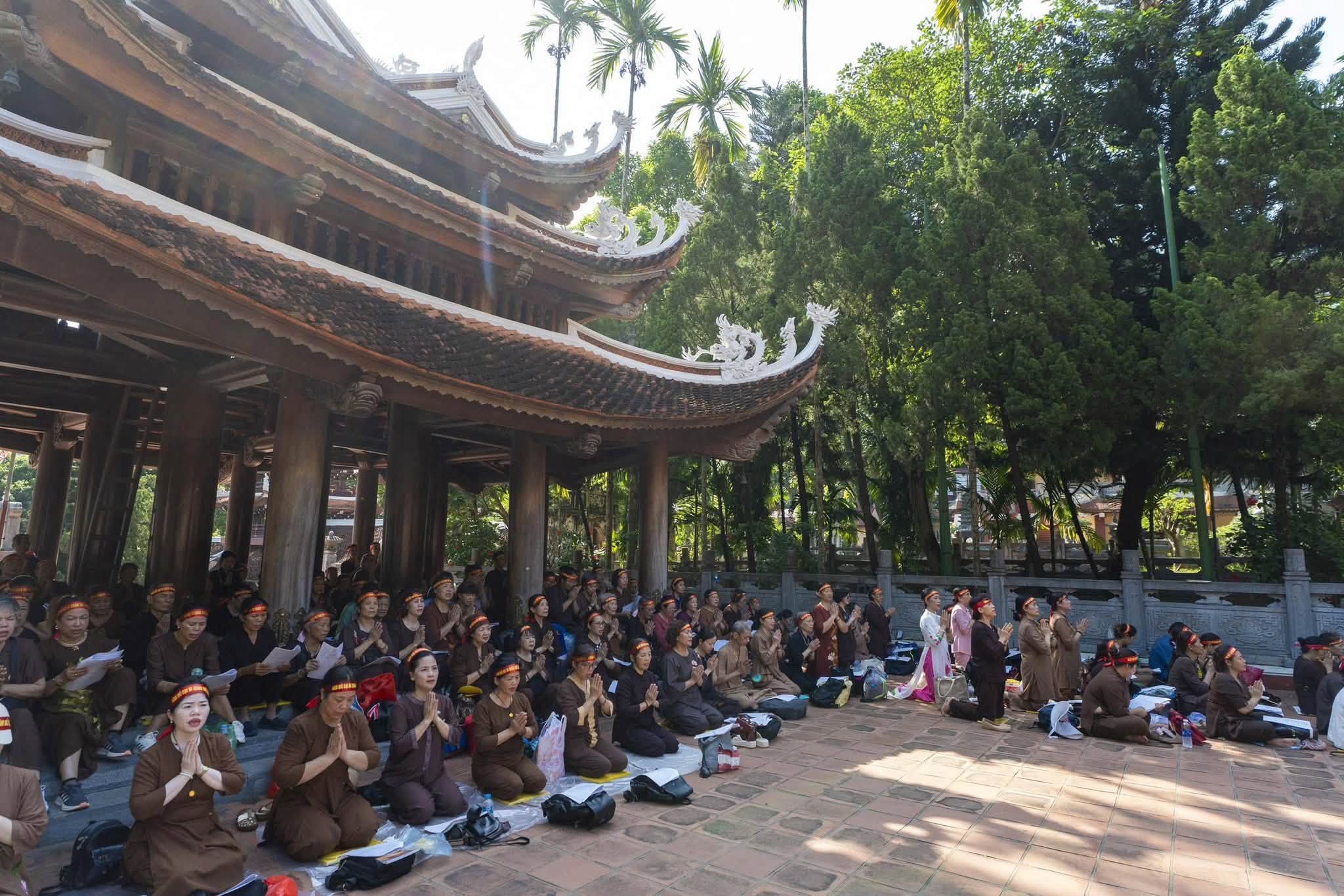 Hà Nội: Hành trình 16 năm hành trì bái sám của chư Tăng, Phật tử chùa Tân Hải tại động Hương Tích插图34