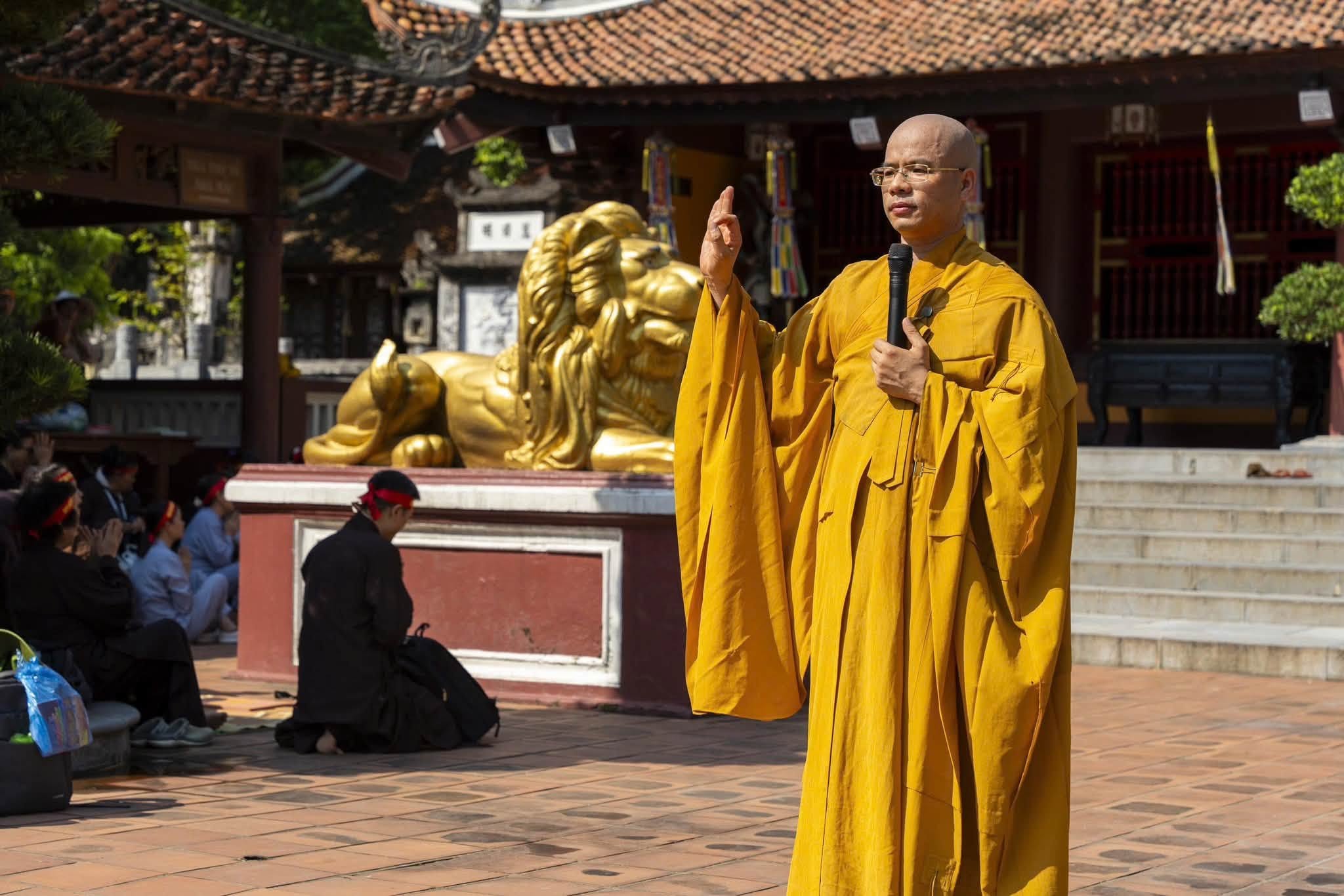Hà Nội: Hành trình 16 năm hành trì bái sám của chư Tăng, Phật tử chùa Tân Hải tại động Hương Tích插图35