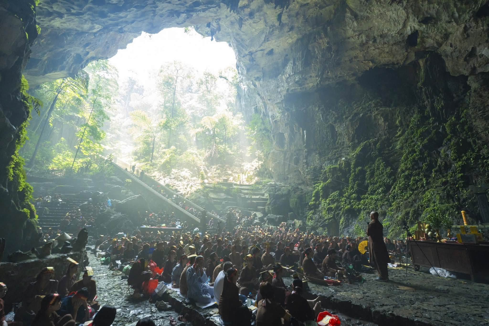 Hà Nội: Hành trình 16 năm hành trì bái sám của chư Tăng, Phật tử chùa Tân Hải tại động Hương Tích插图39
