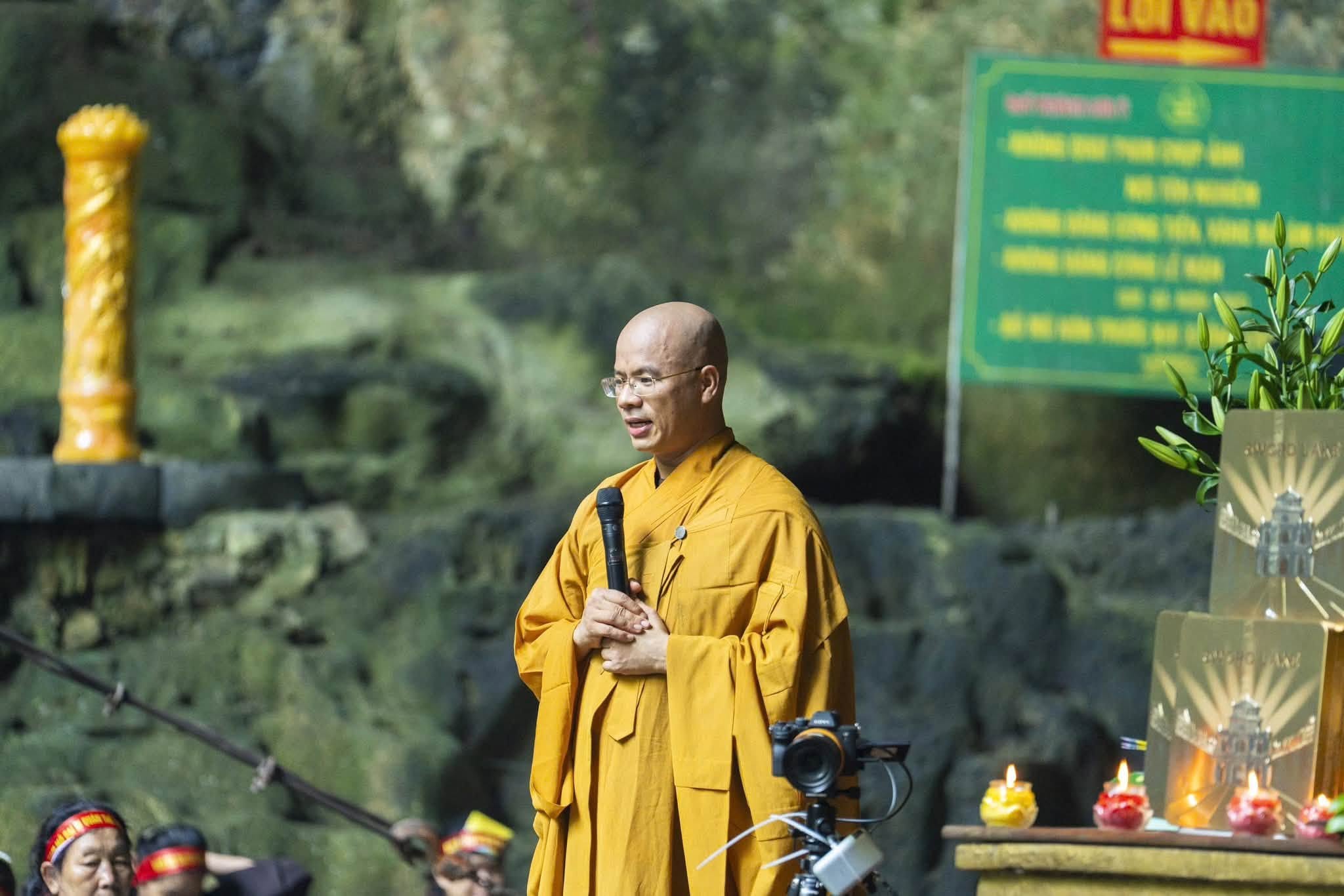 Hà Nội: Hành trình 16 năm hành trì bái sám của chư Tăng, Phật tử chùa Tân Hải tại động Hương Tích插图59