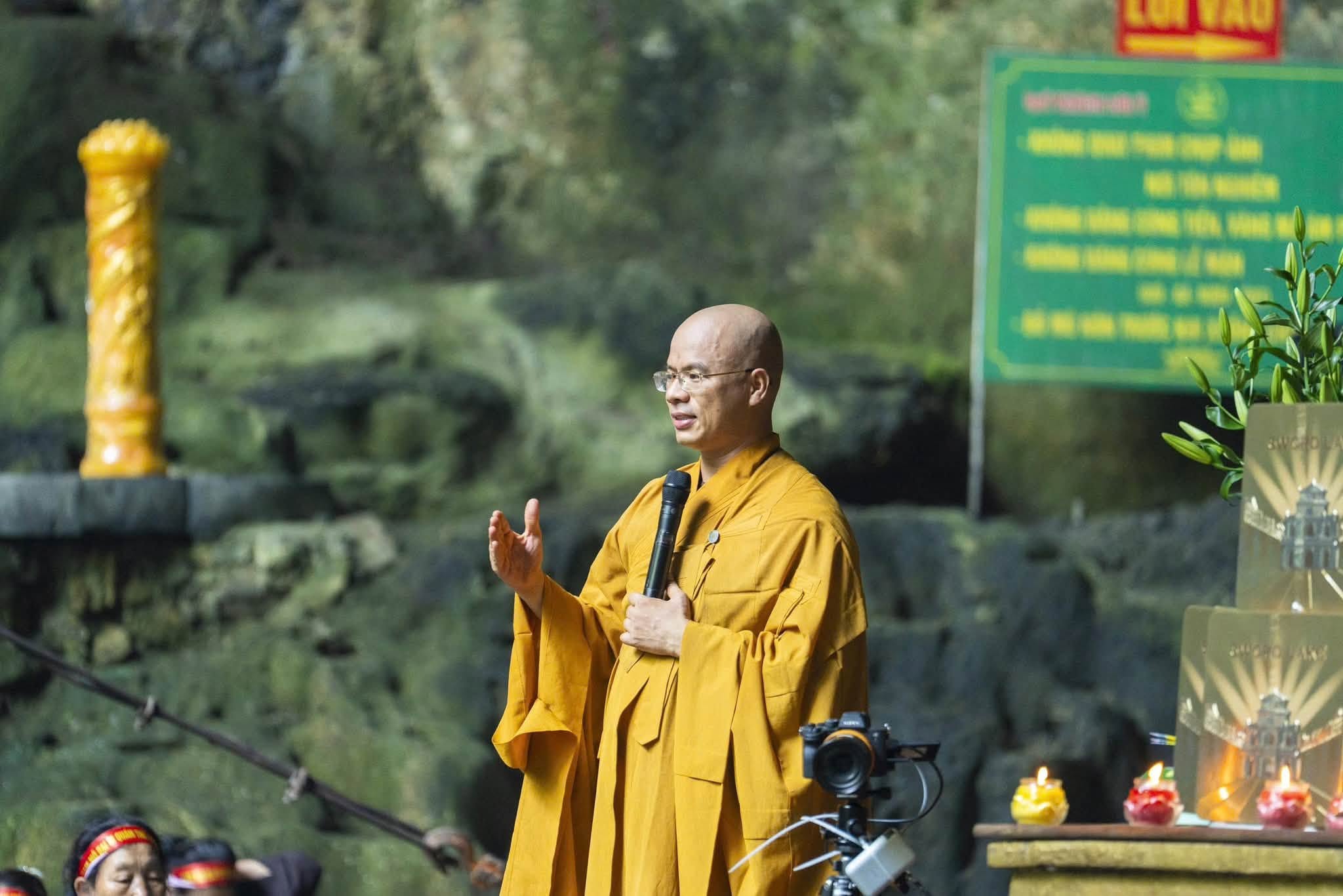 Hà Nội: Hành trình 16 năm hành trì bái sám của chư Tăng, Phật tử chùa Tân Hải tại động Hương Tích插图65