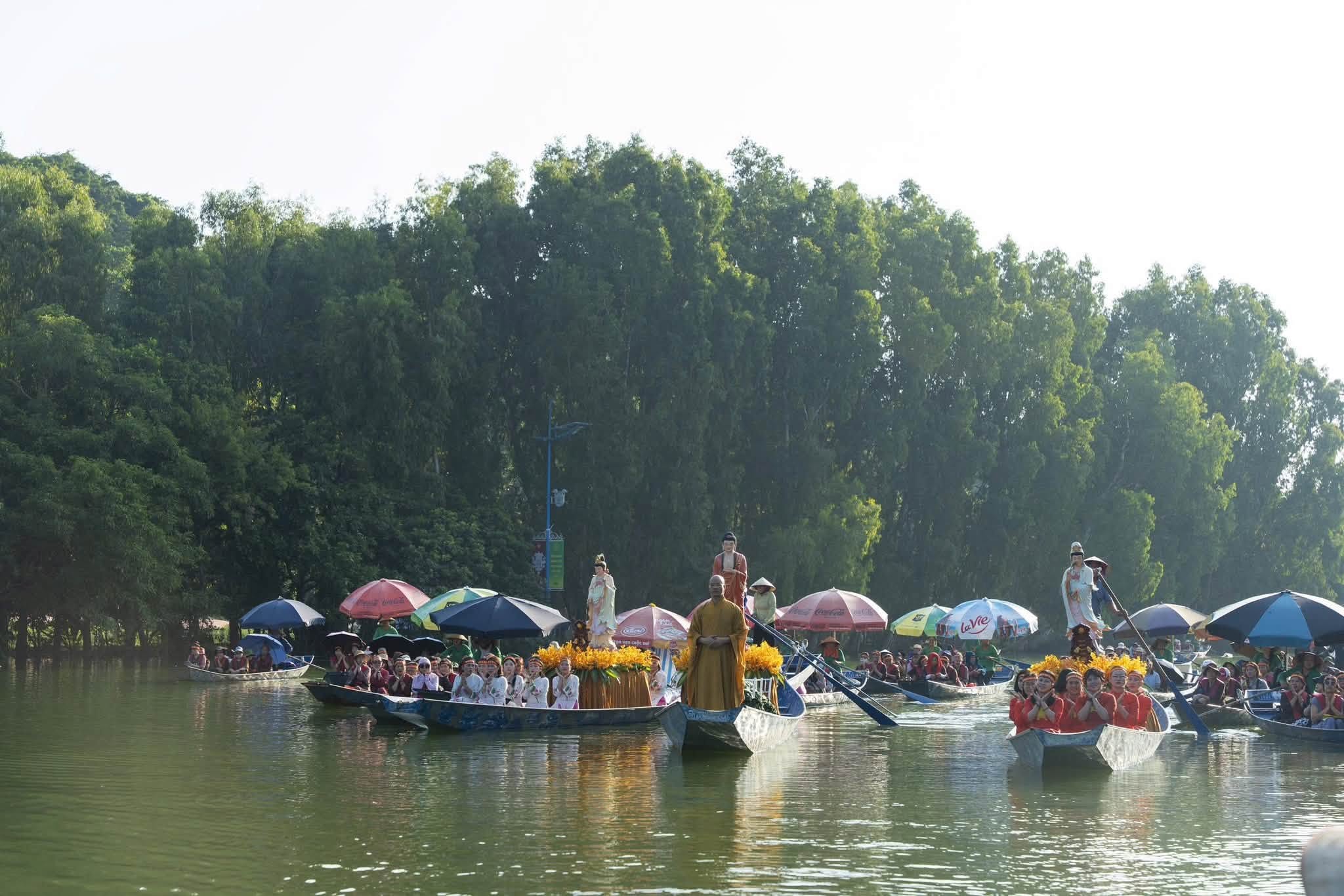 Hà Nội: Hành trình 16 năm hành trì bái sám của chư Tăng, Phật tử chùa Tân Hải tại động Hương Tích插图8