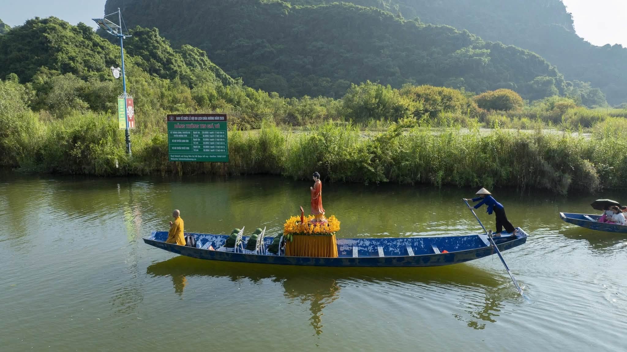Hà Nội: Hành trình 16 năm hành trì bái sám của chư Tăng, Phật tử chùa Tân Hải tại động Hương Tích插图9