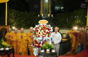 Ban Văn hóa Trung ương khánh thành Trụ Kinh Chuyển Pháp Luân đầu tiên tại Huế