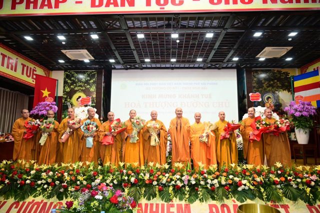 Hải Phòng: Chư tôn đức trường hạ Chùa Nam Hải khánh Tuế Trưởng lão Hòa thượng Thích Quảng Tùng插图