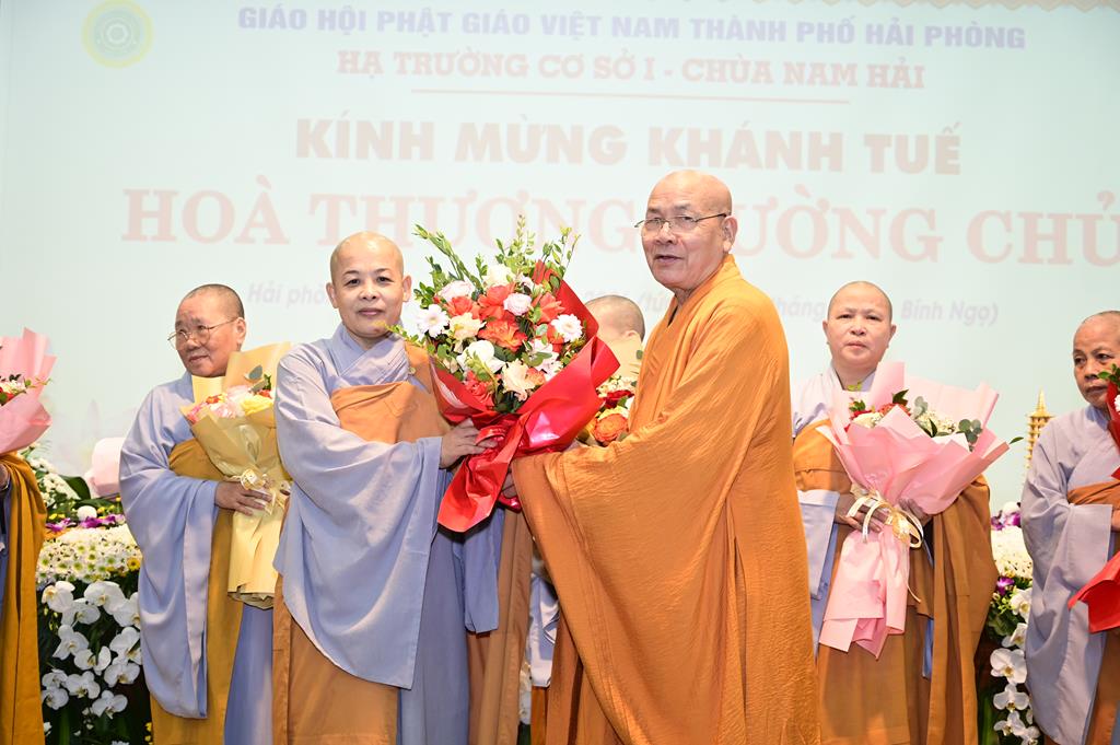 Hải Phòng: Chư tôn đức trường hạ Chùa Nam Hải khánh Tuế Trưởng lão Hòa thượng Thích Quảng Tùng插图77